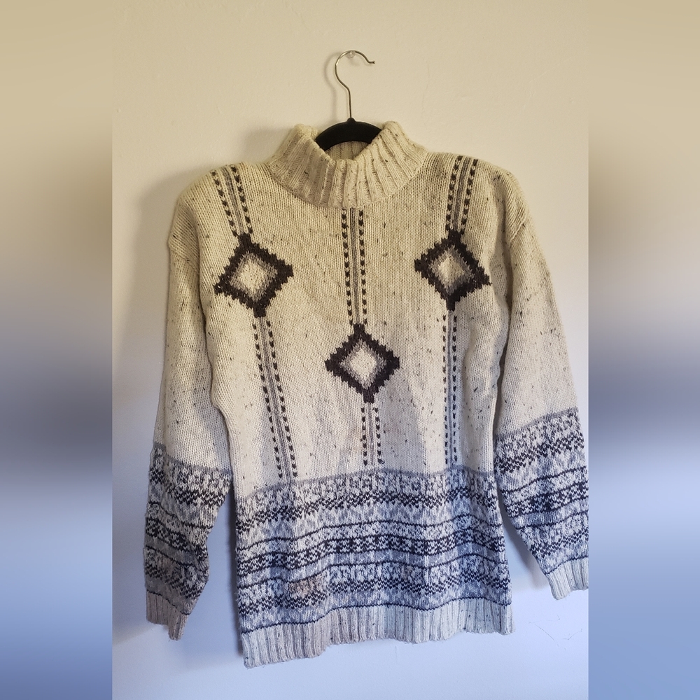Liz Claiborne Sweater